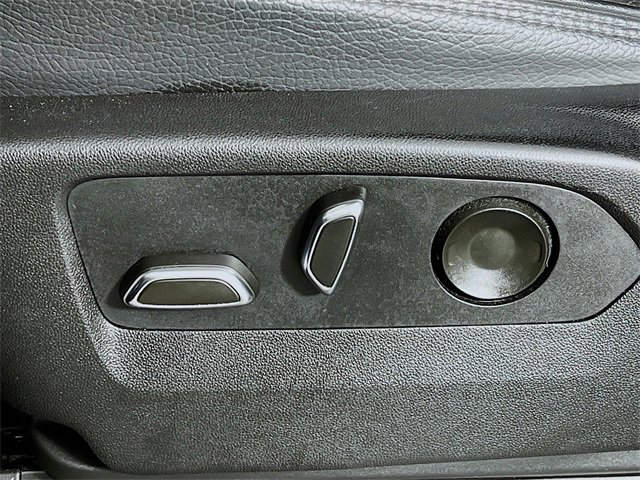 Used 2022 GMC Yukon Denali w/ Max Trailering Package image 11