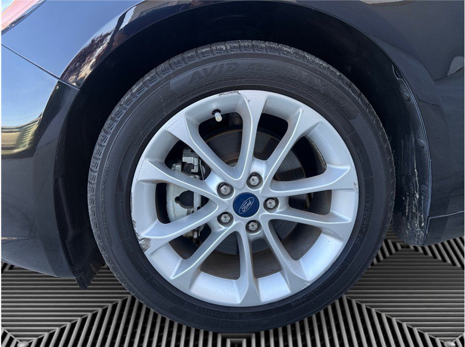 Used 2019 Ford Fusion SE FWD image 15