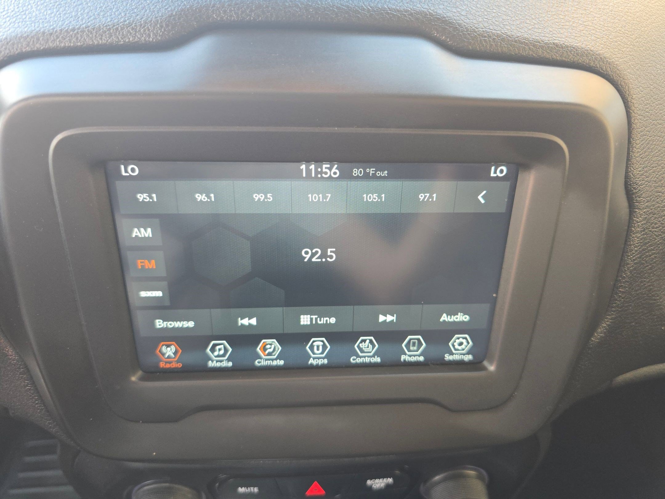 Used 2020 Jeep Renegade Limited image 25