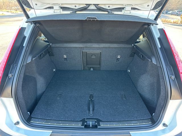 Used 2022 Volvo XC40 T5 Inscription w/ Climate Package image 30