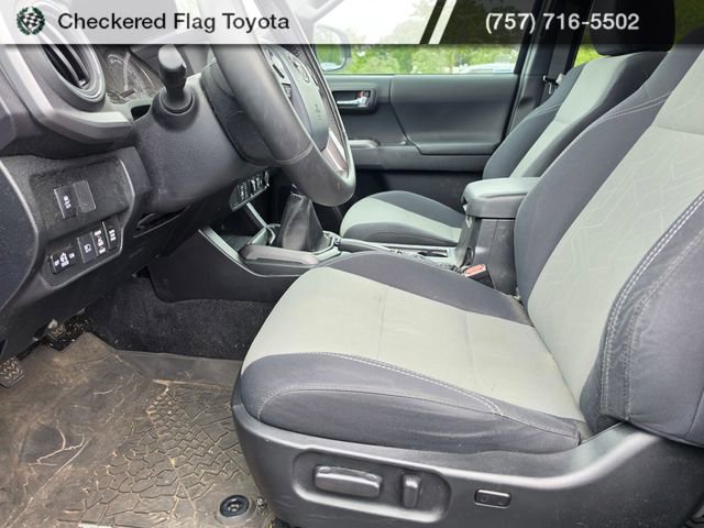 Used 2020 Toyota Tacoma TRD Off-Road AWD/4WD image 9