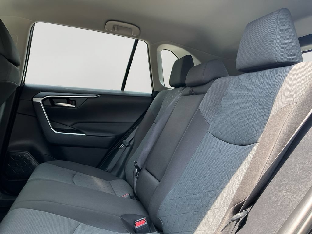 Used 2025 Toyota RAV4 XLE AWD/4WD image 15