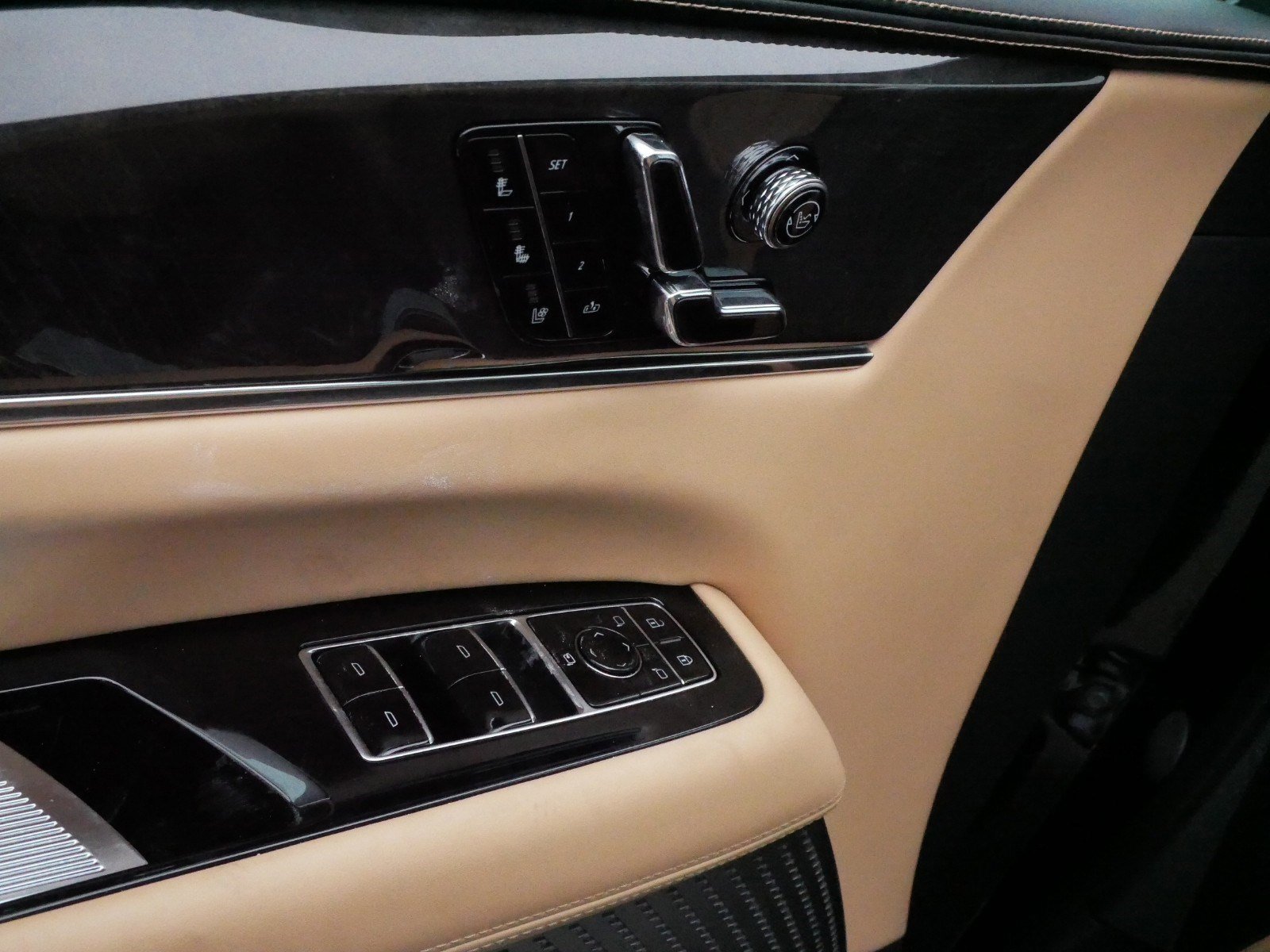 New 2025 Cadillac Escalade IQ Sport 2 w/ LPO, ONYX Package image 16