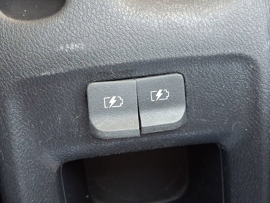 Used 2021 Nissan Versa SV FWD image 26