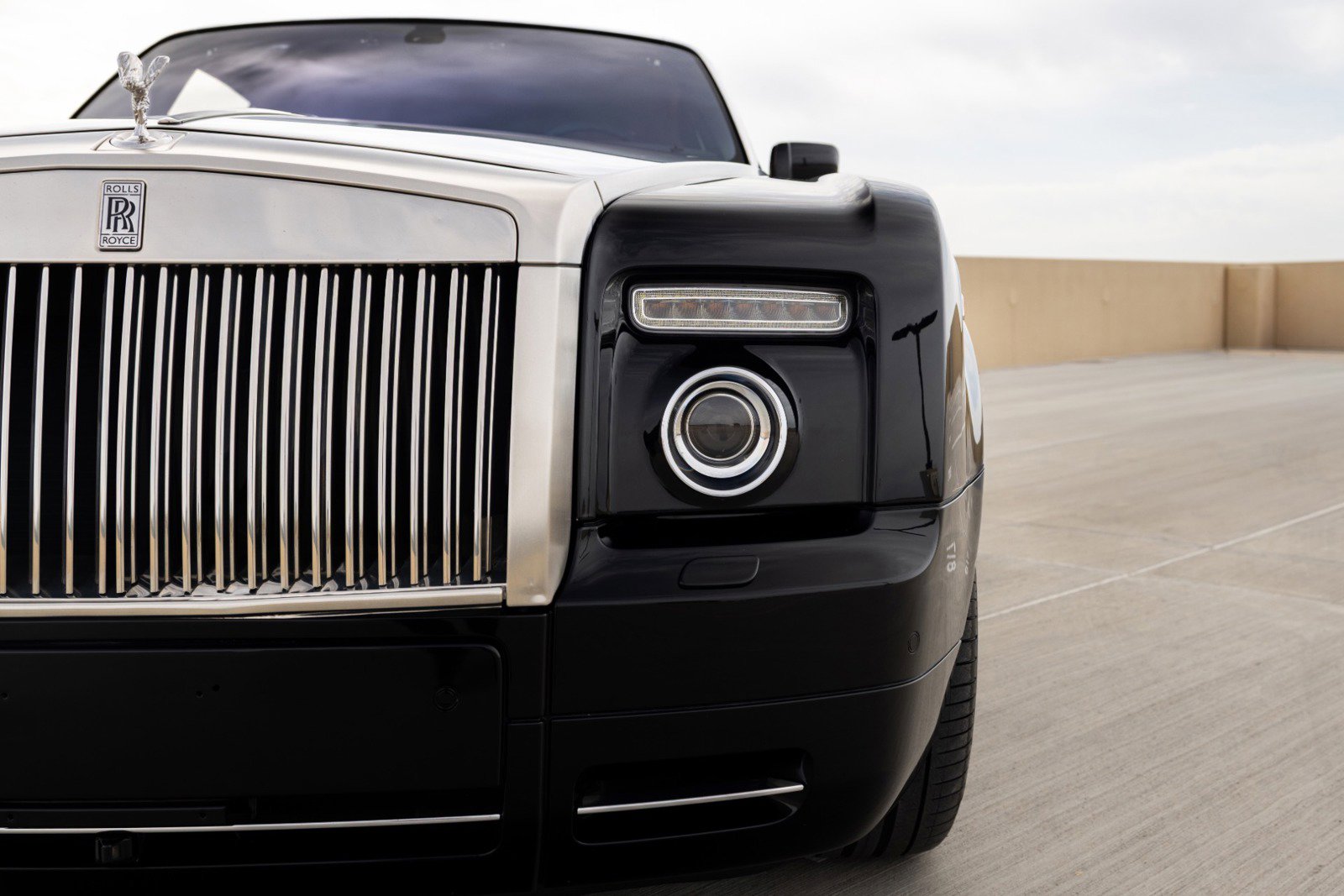 Used 2009 Rolls-Royce Phantom Drophead Coupe RWD image 19