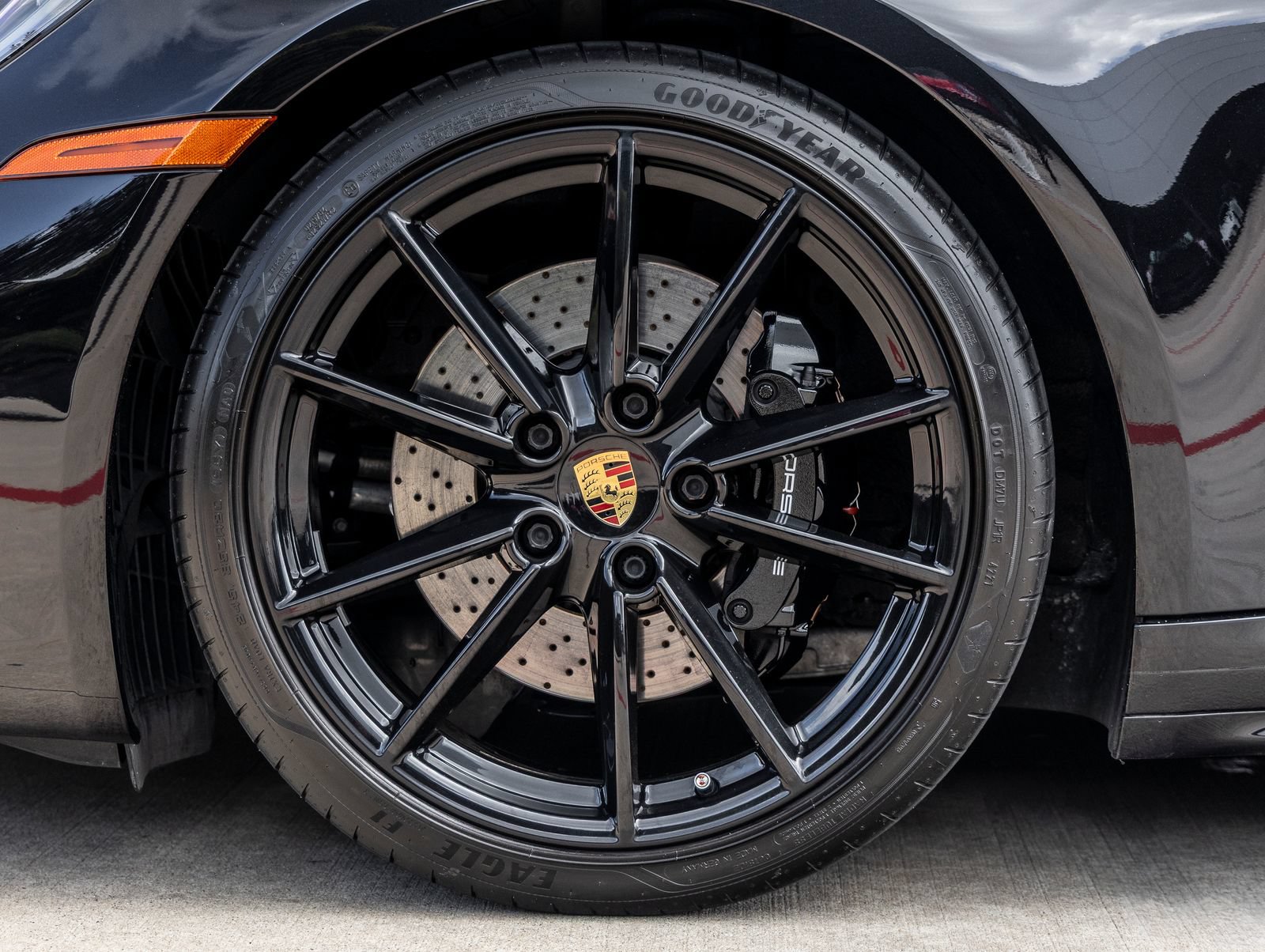 Certified 2020 Porsche 911 Carrera 4S AWD/4WD image 17