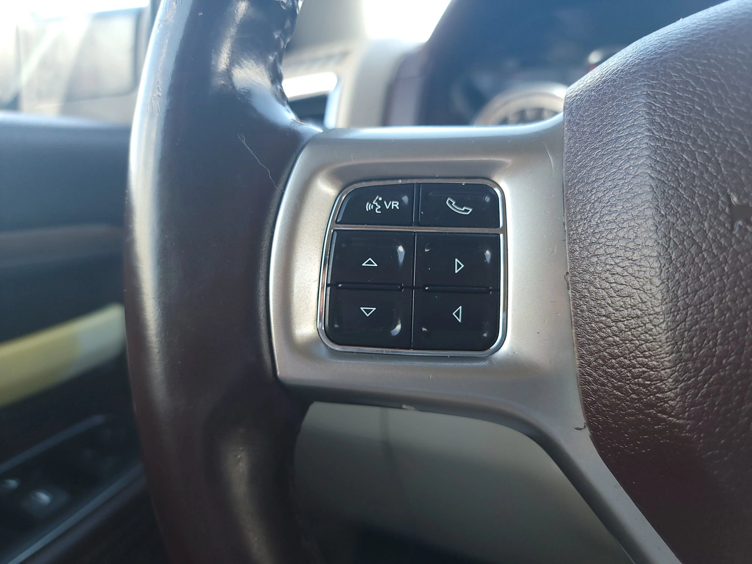 Used 2016 RAM 2500 Laramie RWD image 17