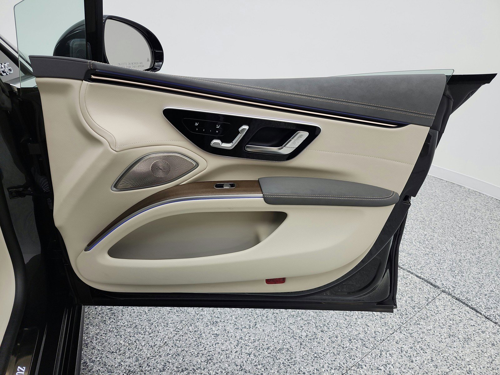 Used 2022 Mercedes-Benz EQS 580 4MATIC Sedan image 26