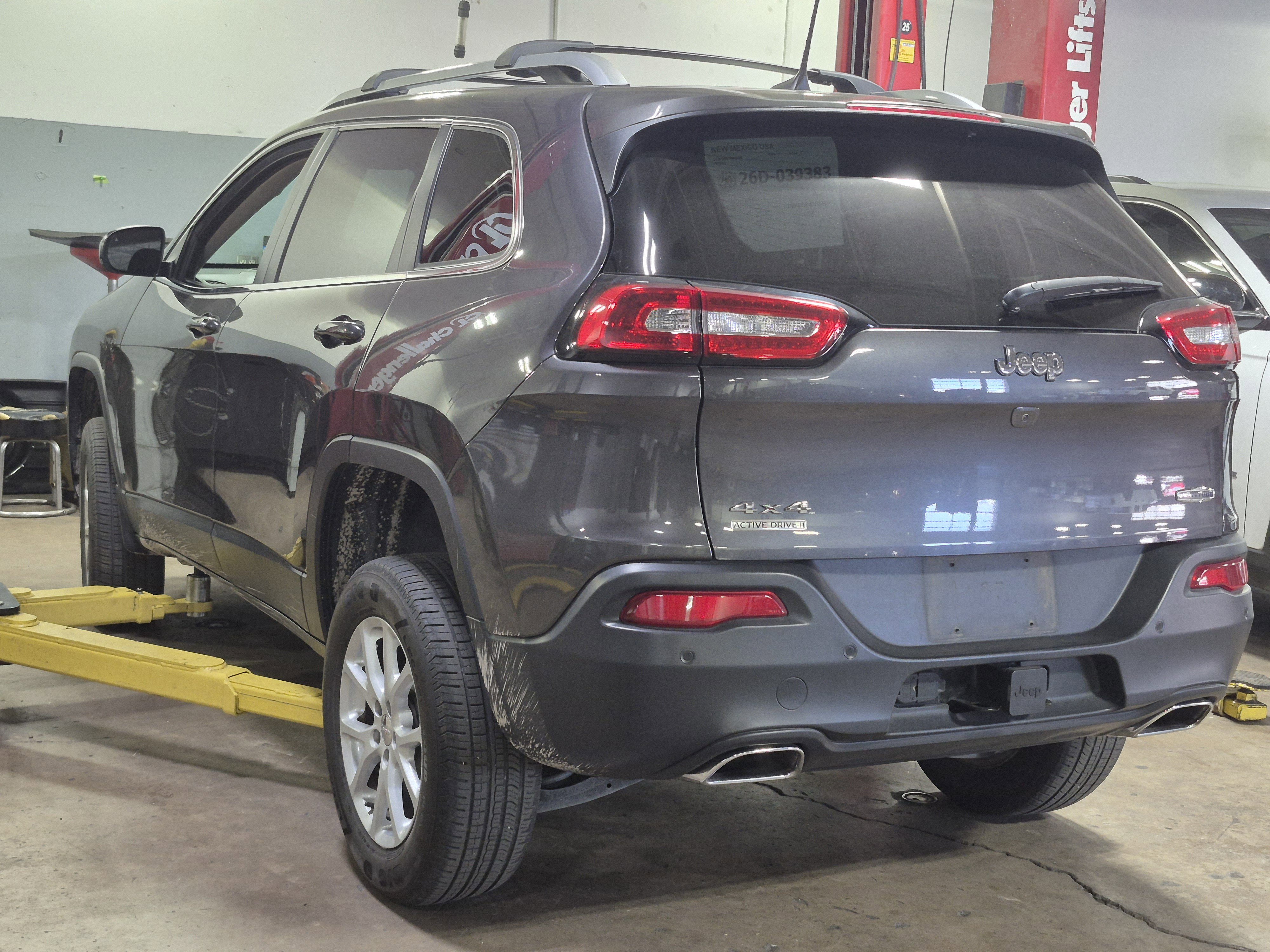 Used 2017 Jeep Cherokee Latitude w/ Comfort/Convenience Group image 27