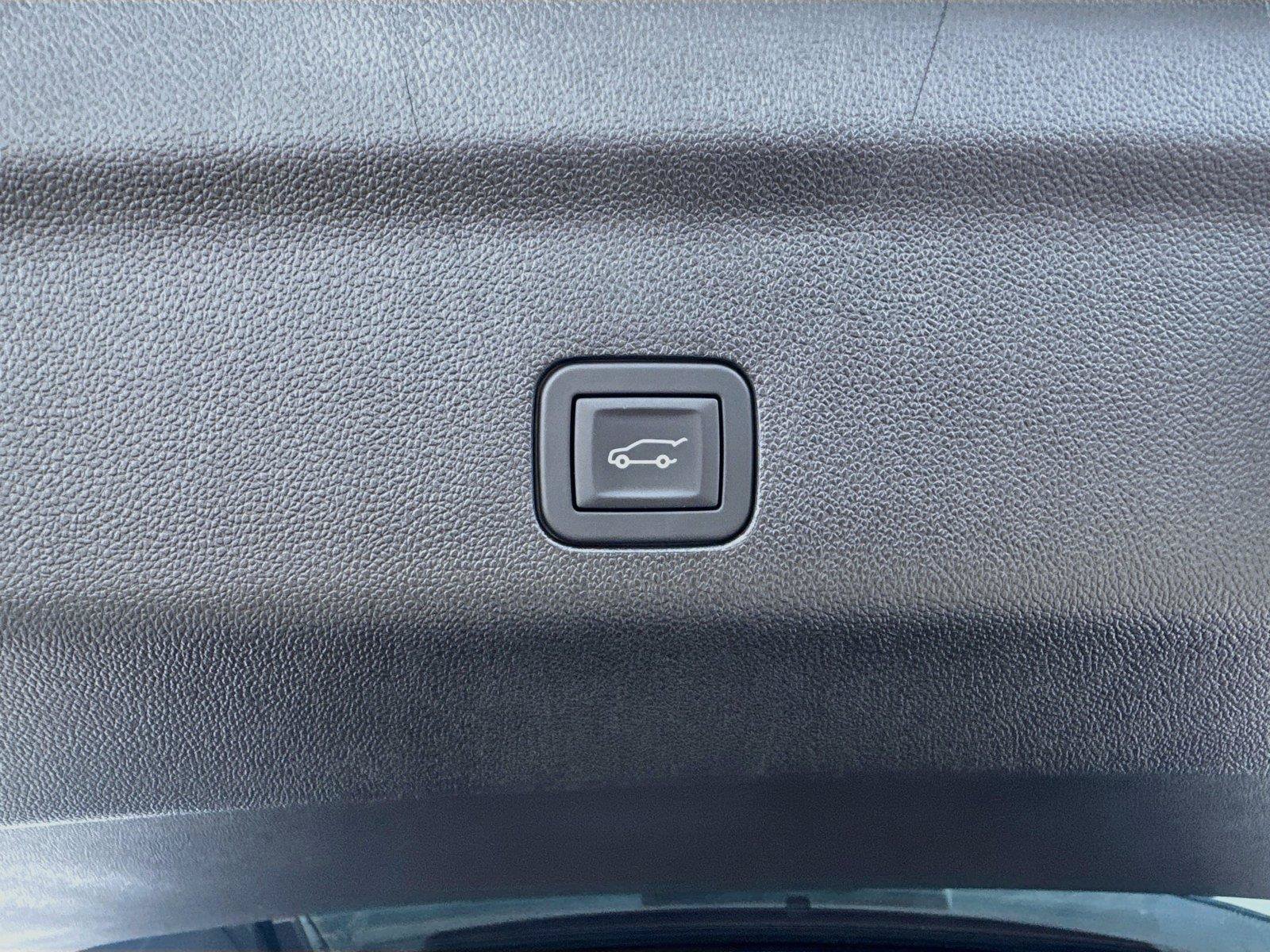 Used 2025 Chevrolet Tahoe High Country AWD/4WD image 31