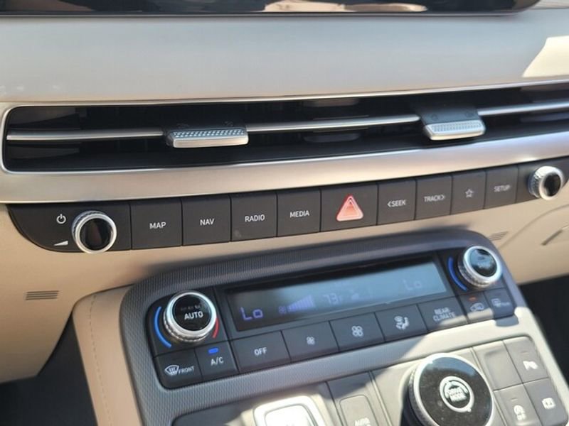 Used 2024 Hyundai Palisade Limited image 21