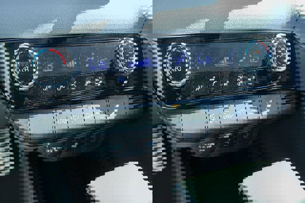 New 2026 Hyundai Elantra Sport image 18