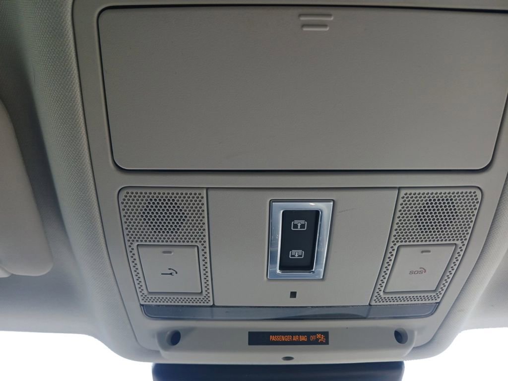 Used 2020 Jaguar E-PACE SE image 29