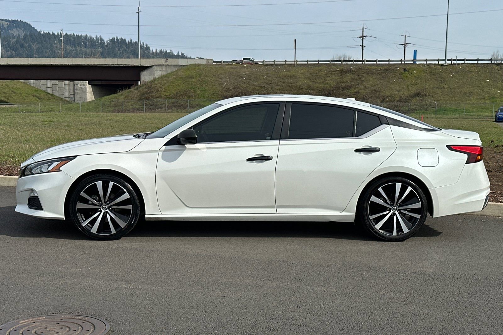 Used 2020 Nissan Altima 2.5 SR w/ Premium Package image 6