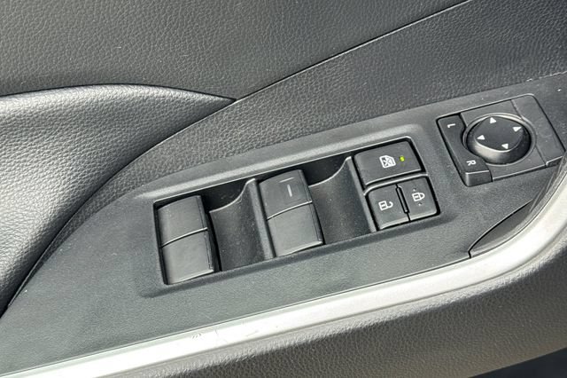 Used 2022 Toyota RAV4 LE AWD/4WD image 12