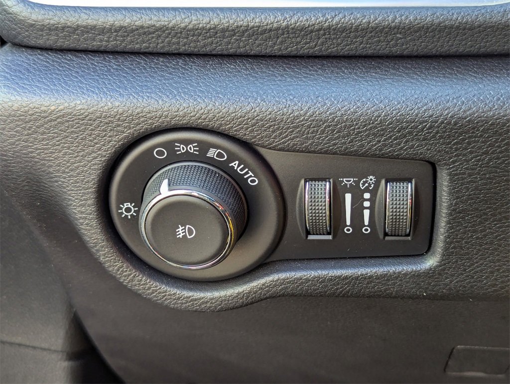 Used 2020 Chrysler Pacifica Limited w/ Quick Oder Package 2EV RED-S image 11