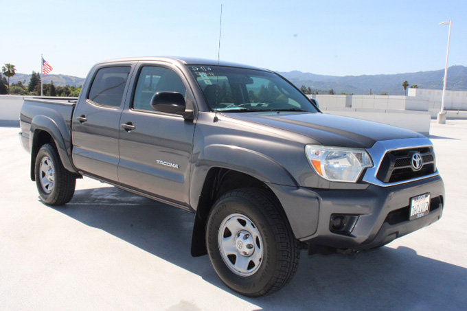 Used 2014 Toyota Tacoma PreRunner w/ SR5 Package RWD image 2