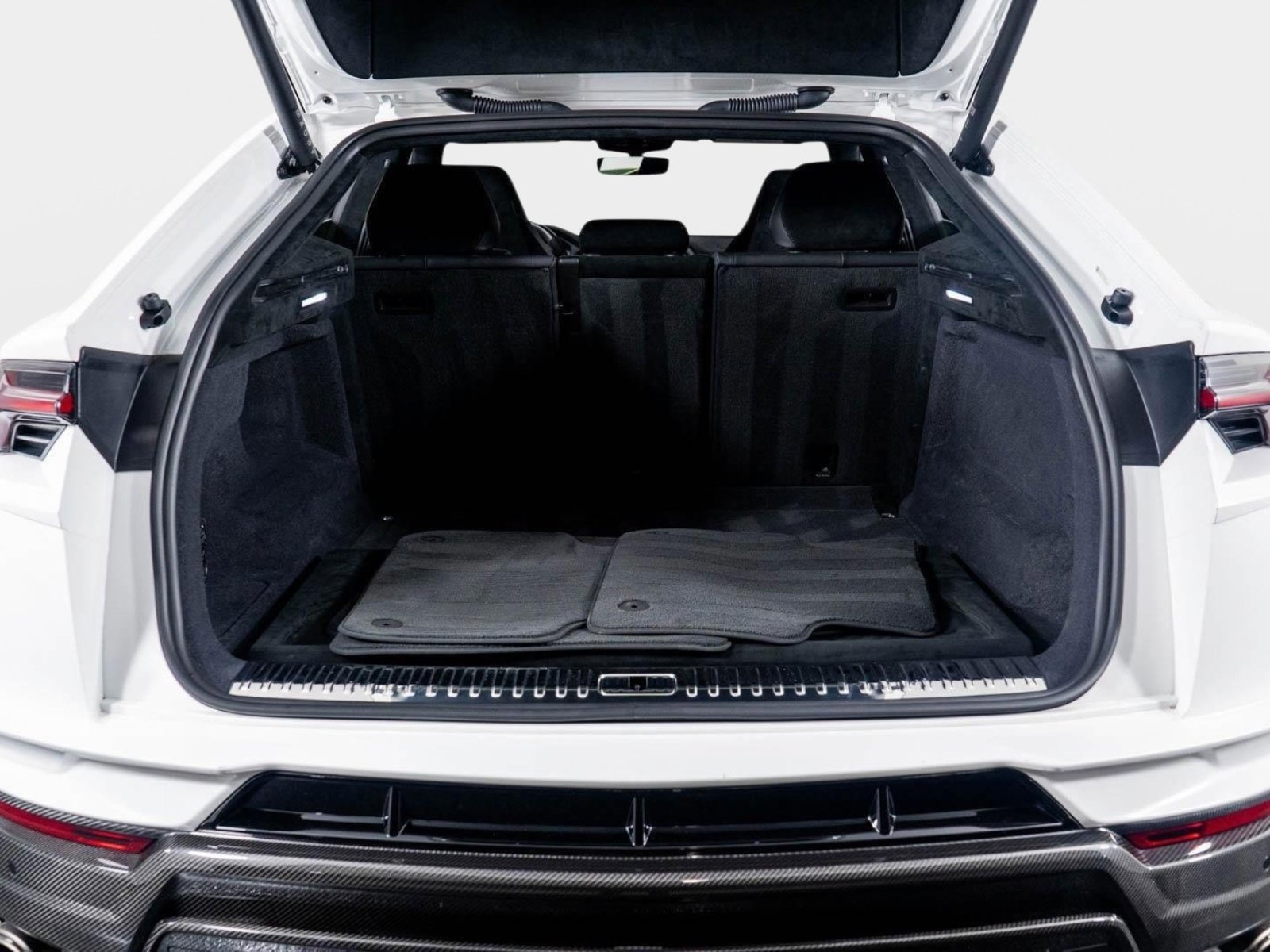 Used 2023 Lamborghini Urus Performante AWD/4WD image 62