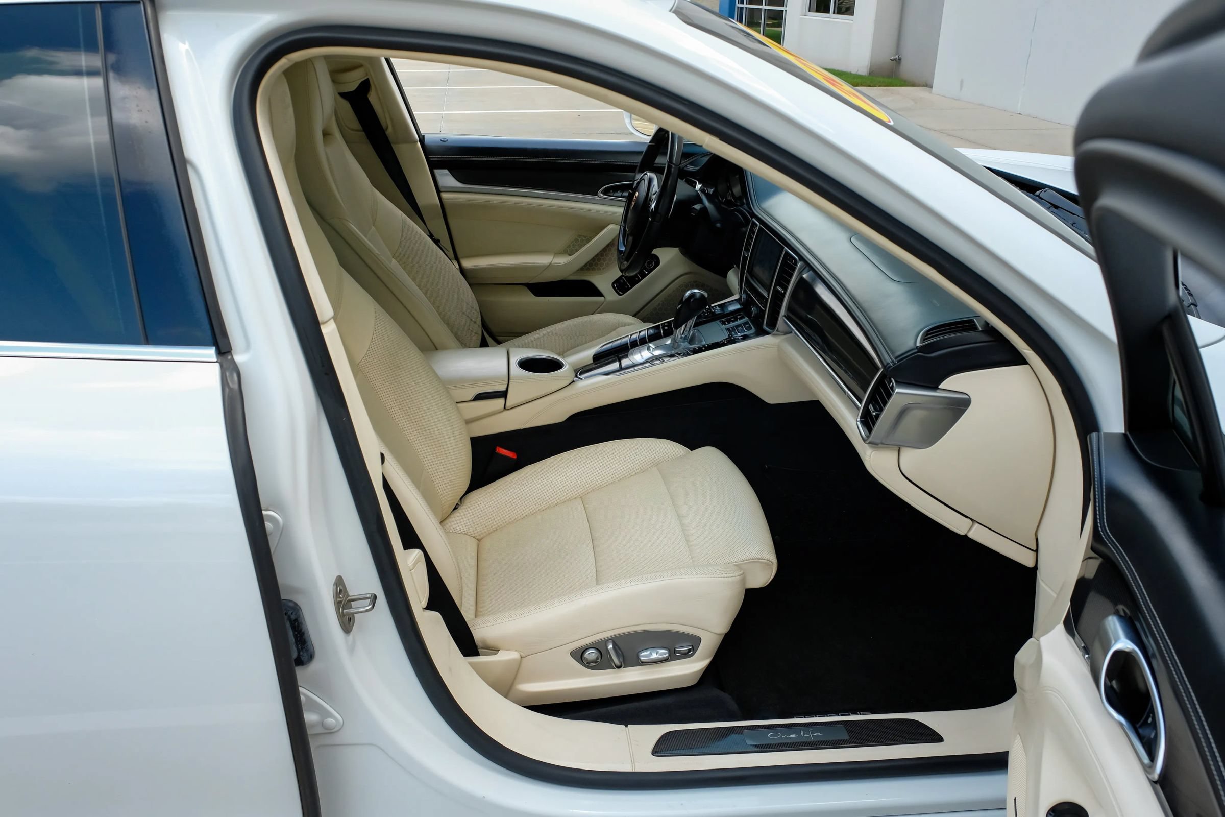 Used 2013 Porsche Panamera S RWD image 39