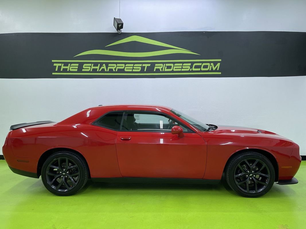 Used 2019 Dodge Challenger SXT w/ Blacktop Package image 11