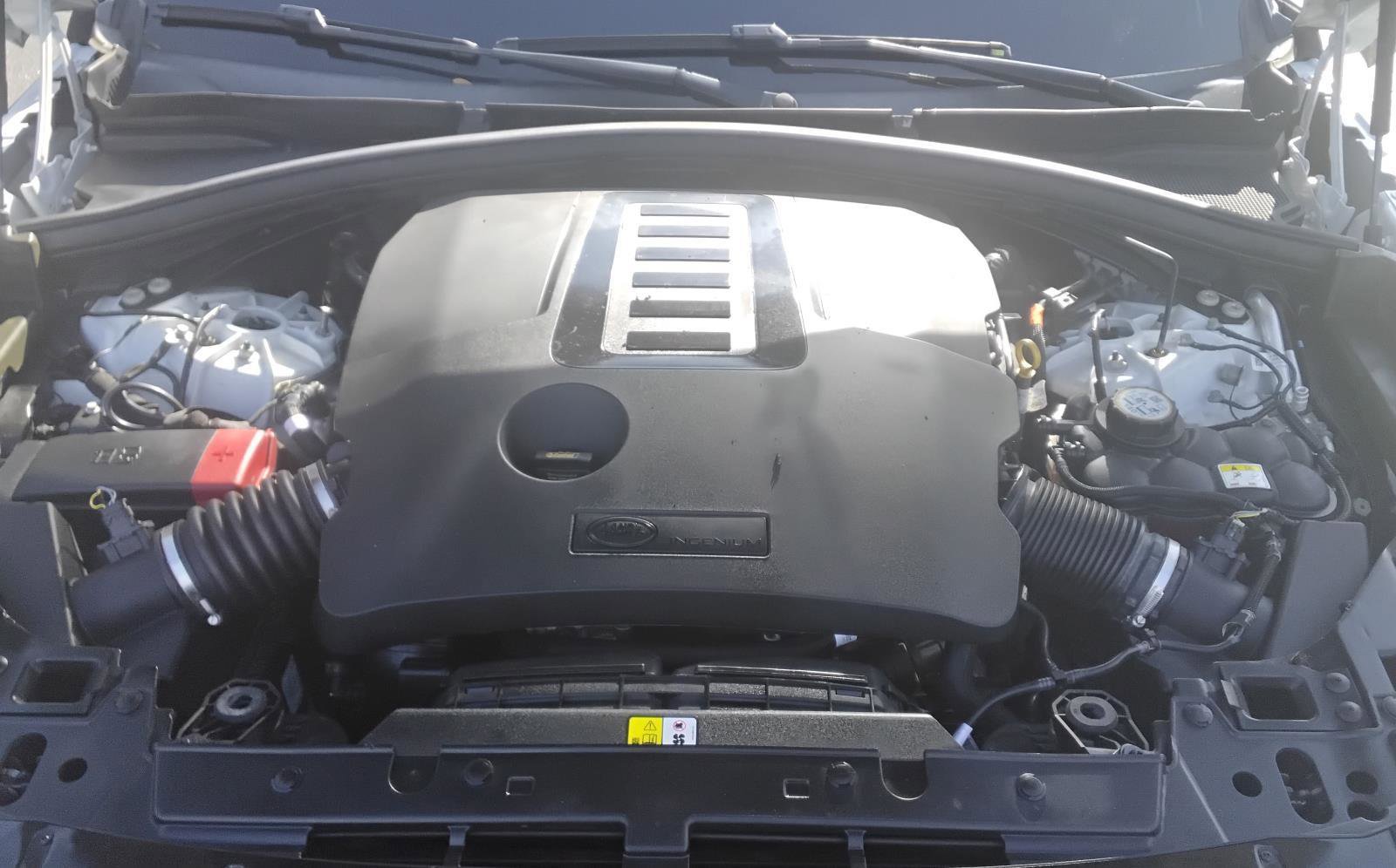 Used 2021 Land Rover Range Rover Velar R-Dynamic S image 14