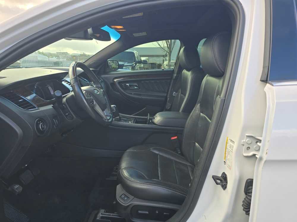 Used 2018 Ford Taurus Limited image 9