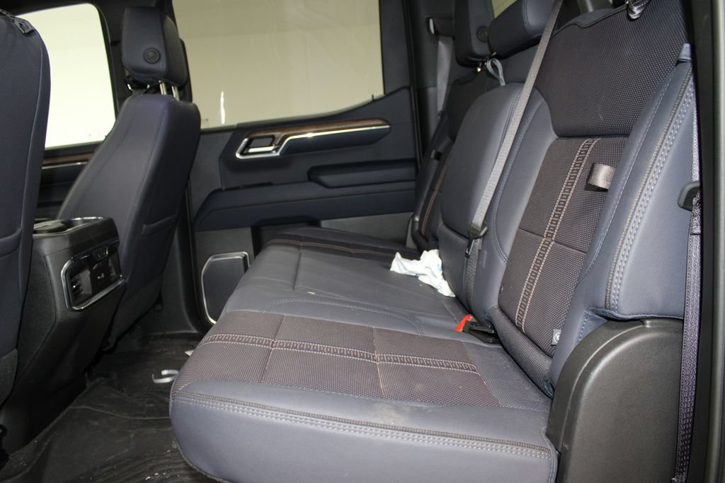Used 2023 Chevrolet Silverado 1500 High Country w/ Technology Package AWD/4WD image 21