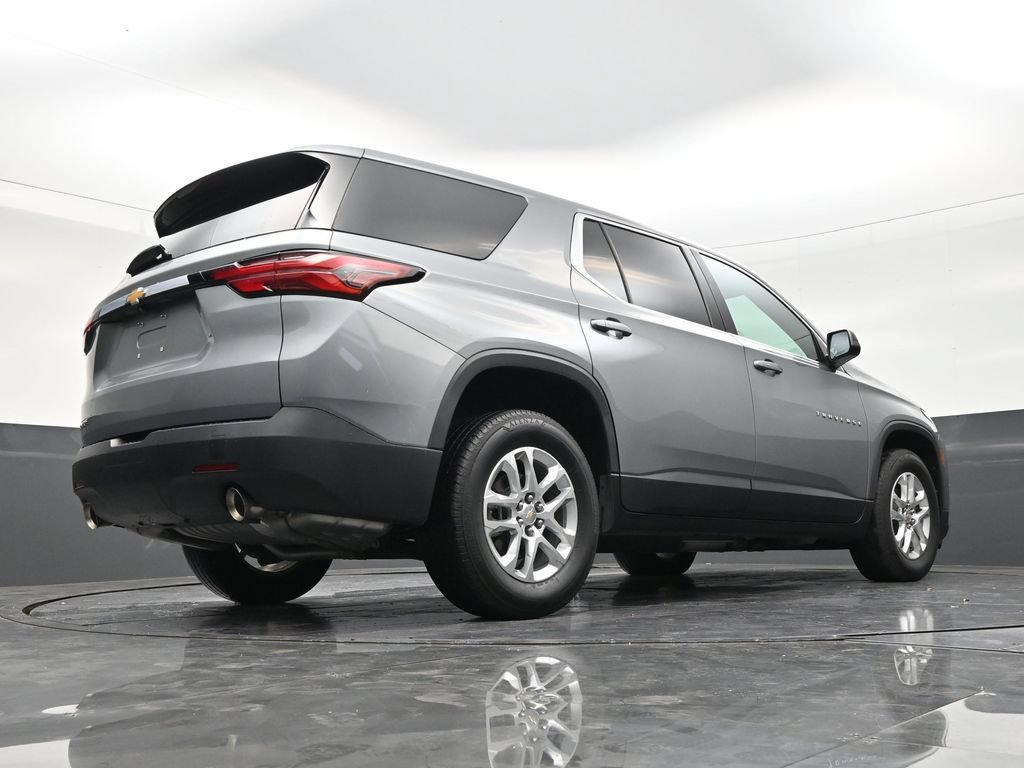Used 2023 Chevrolet Traverse LS FWD image 24