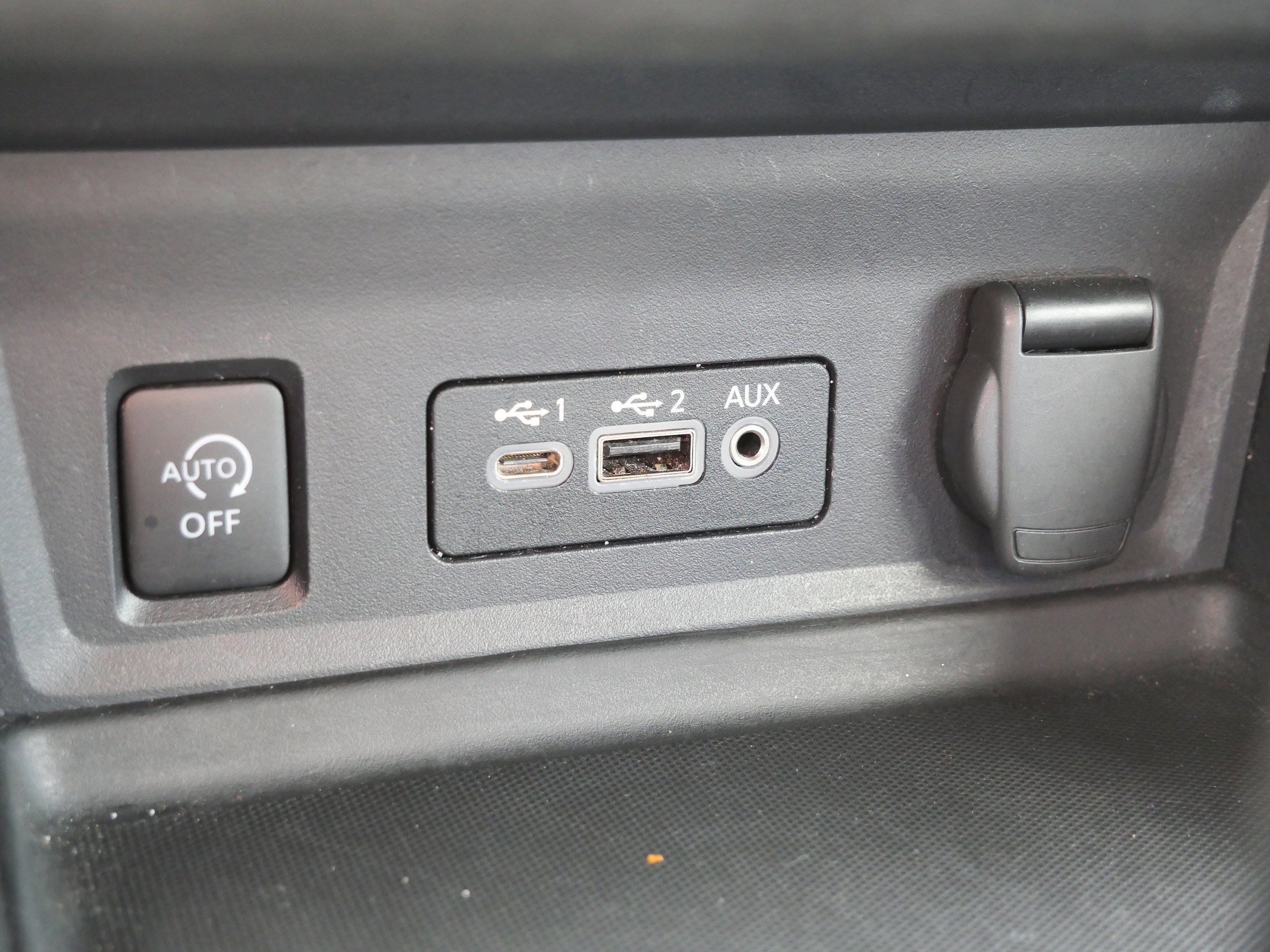 Used 2024 Nissan Sentra SV w/ All-Weather Package FWD image 28