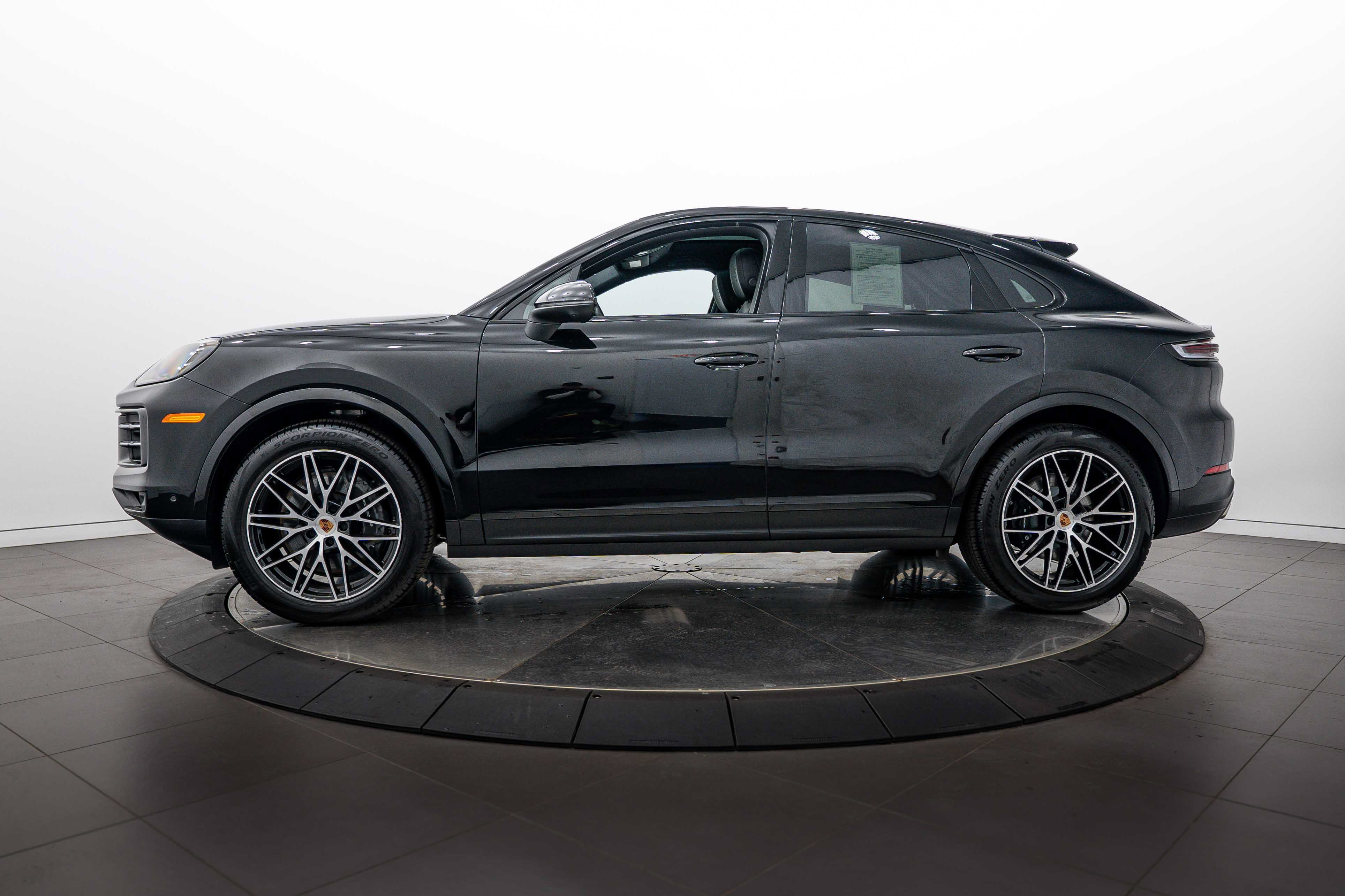 Certified 2026 Porsche Cayenne Coupe AWD/4WD image 2