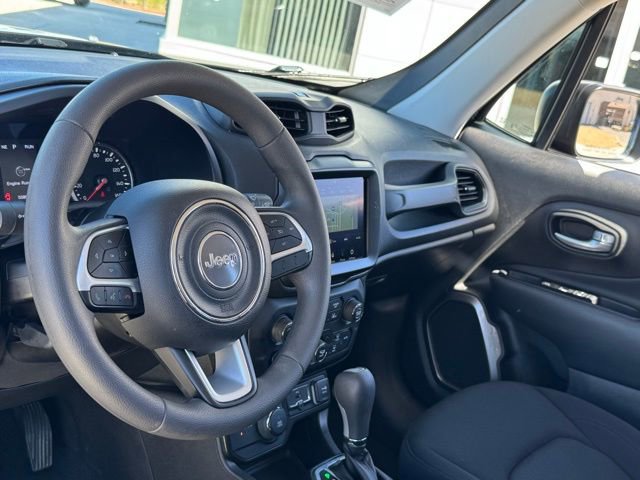 Used 2023 Jeep Renegade Latitude AWD/4WD image 20