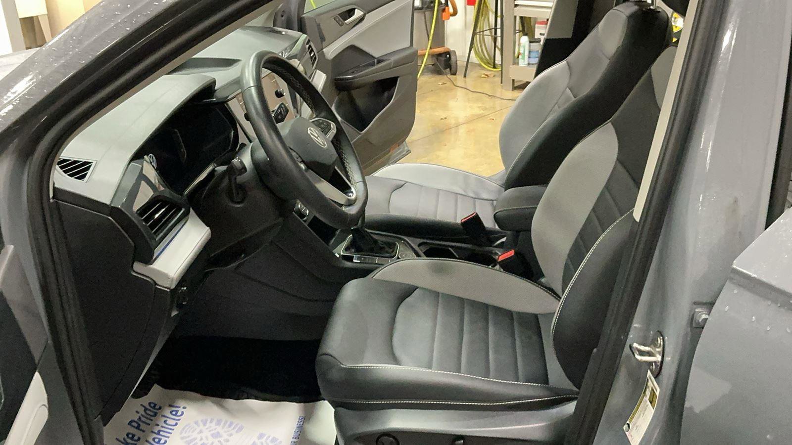 Used 2022 Volkswagen Taos SEL image 13