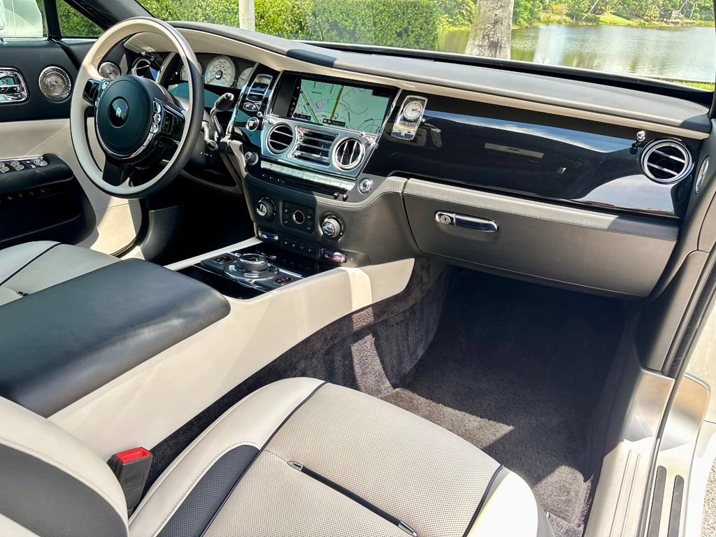 Used 2020 Rolls-Royce Wraith RWD image 21