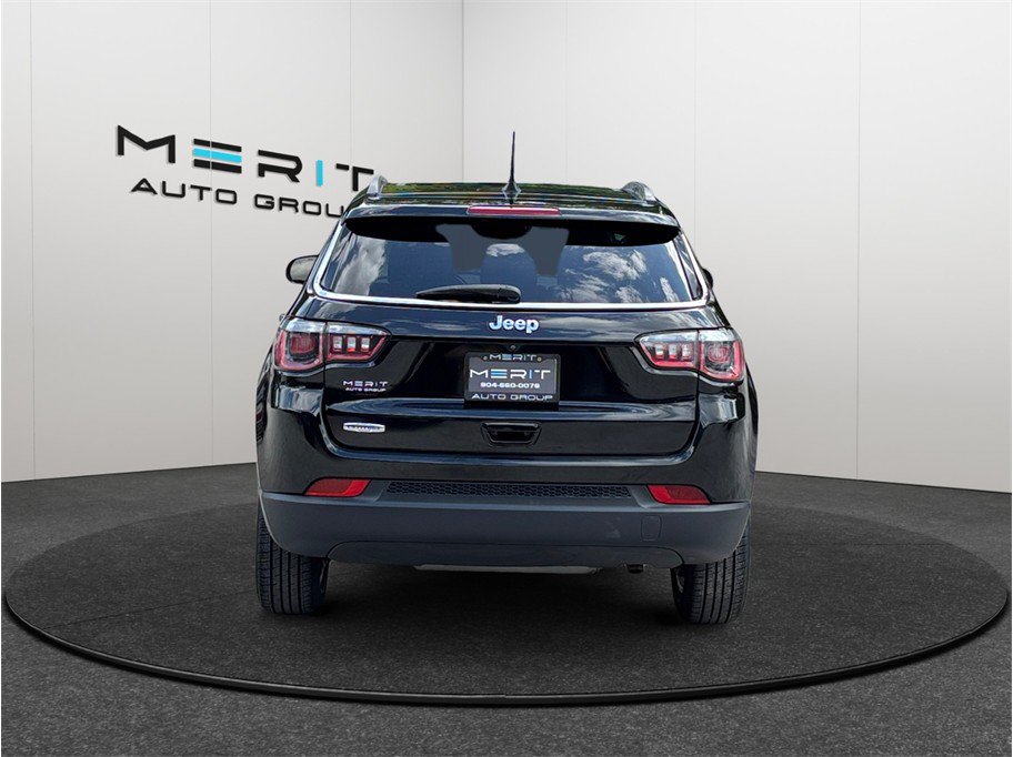 Used 2020 Jeep Compass Latitude w/ Popular Equipment Group FWD image 8