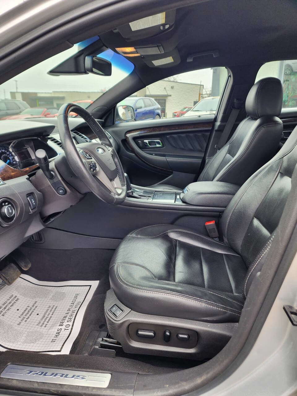 Used 2019 Ford Taurus Limited image 13