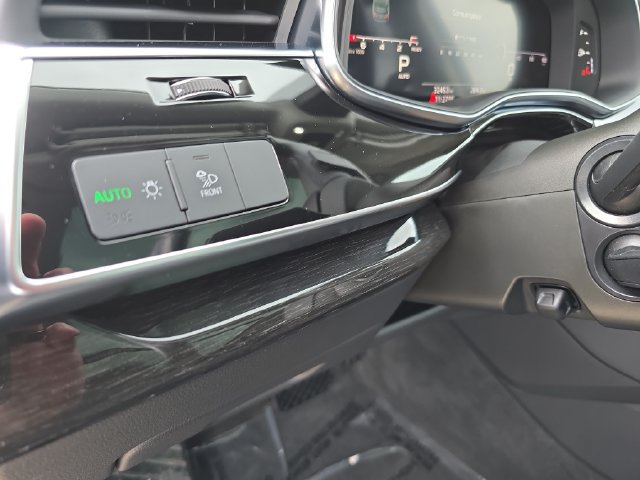Used 2023 Audi Q7 2.0T Premium Plus AWD/4WD image 30