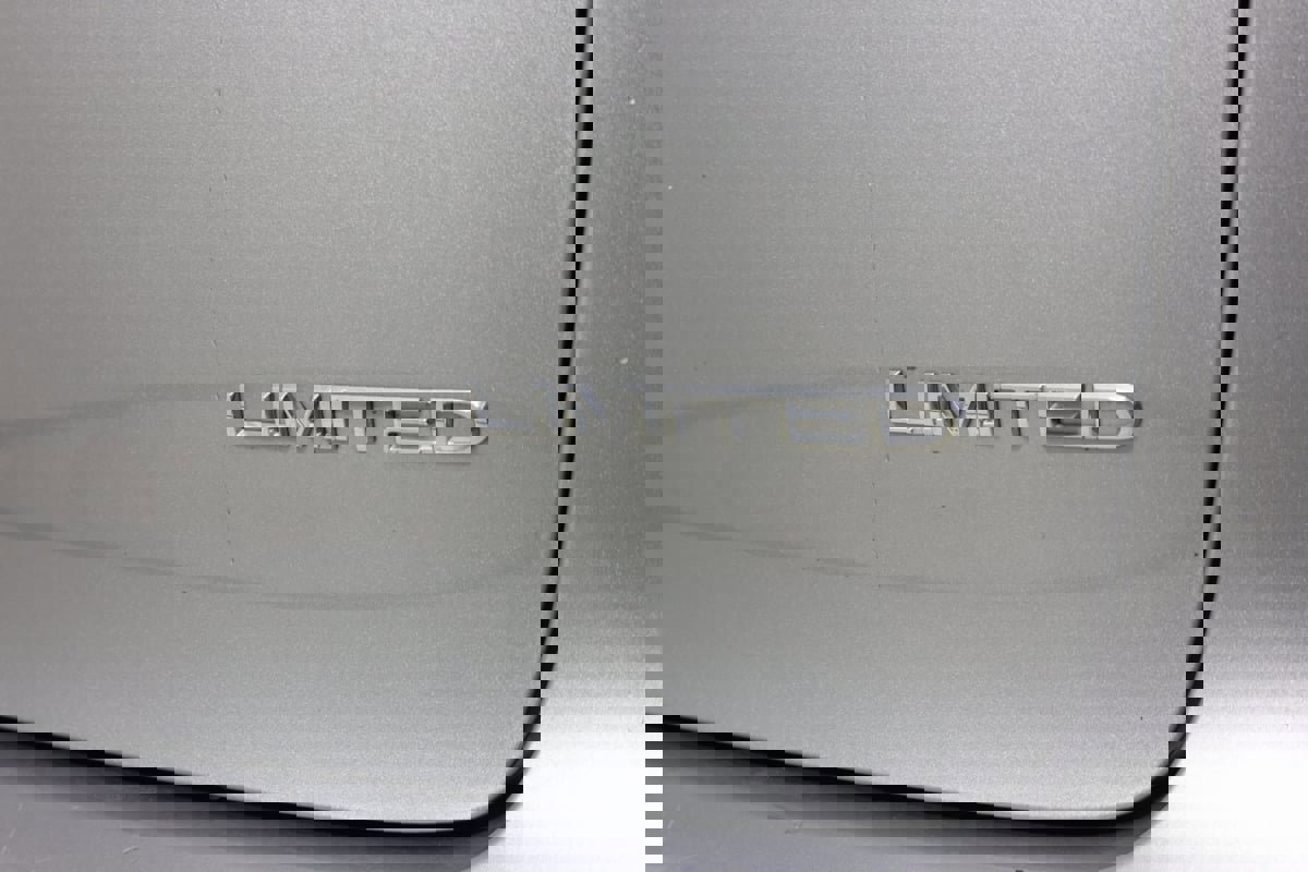 Used 2019 Chrysler Pacifica Limited image 17