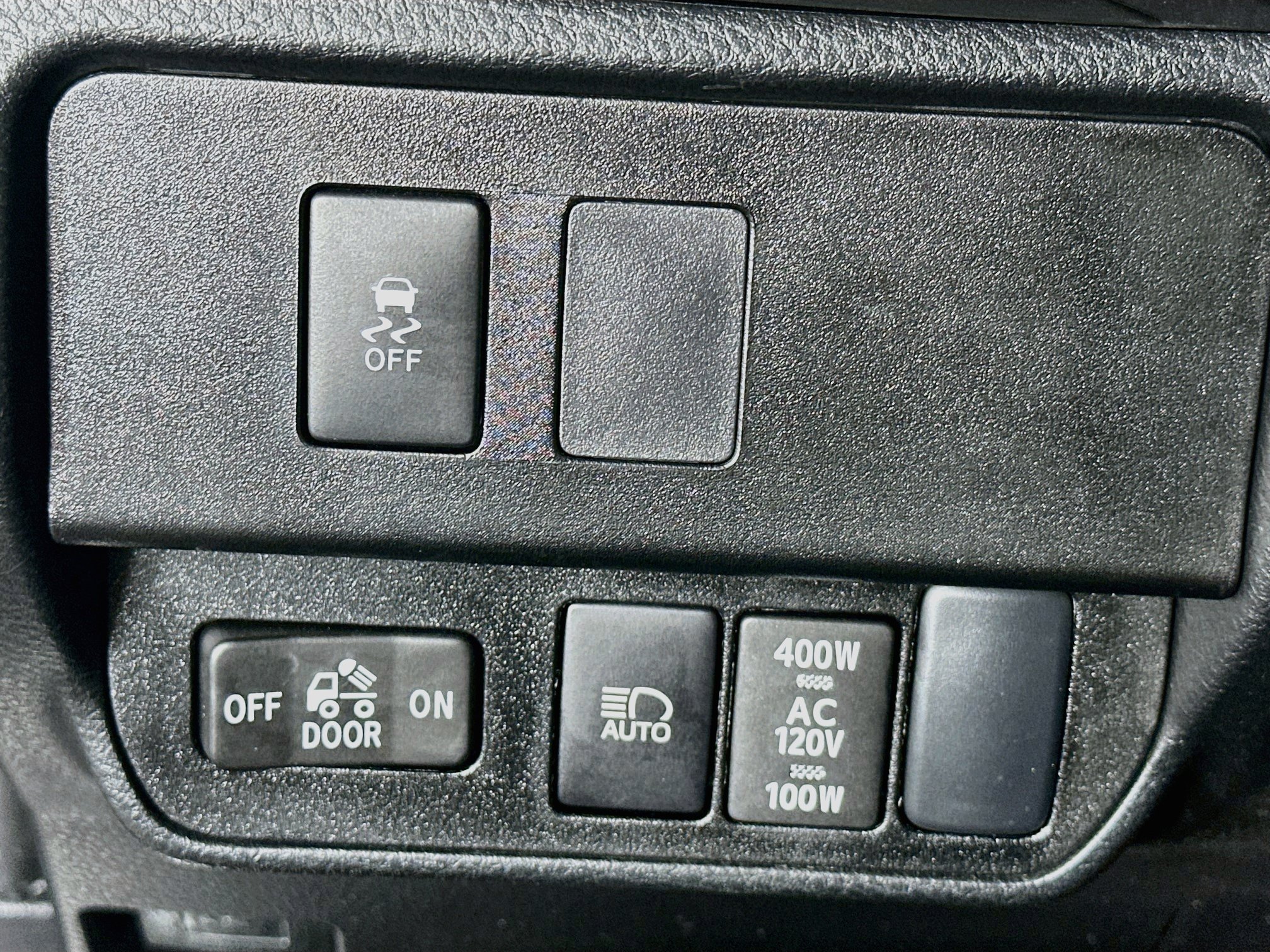 Used 2022 Toyota Tacoma TRD Off-Road AWD/4WD image 16