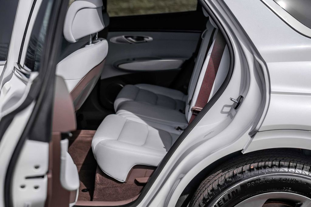 Used 2026 Genesis GV70 2.5T Advanced image 20