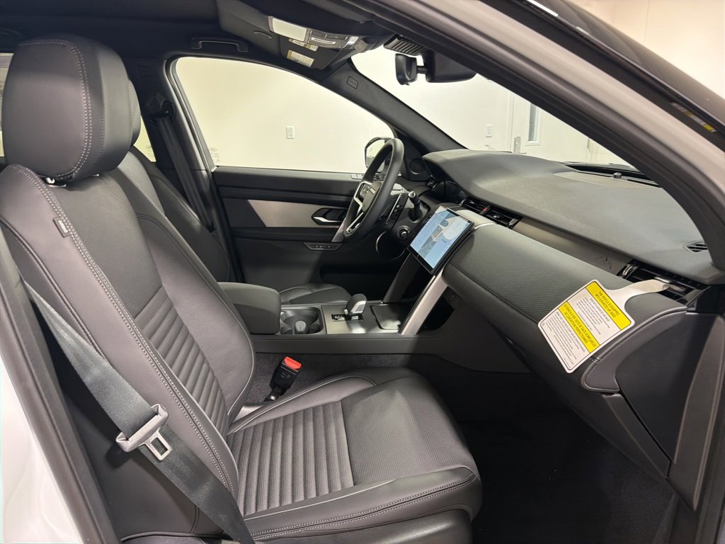 New 2026 Land Rover Discovery Sport Landmark image 25