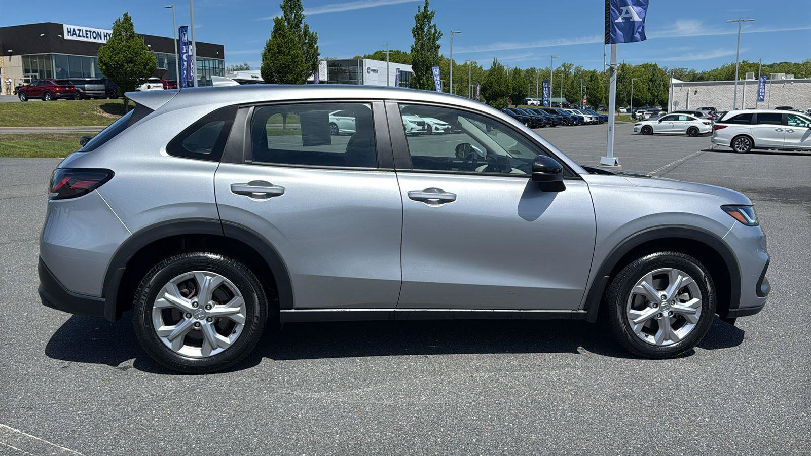 Used 2023 Honda HR-V LX image 4