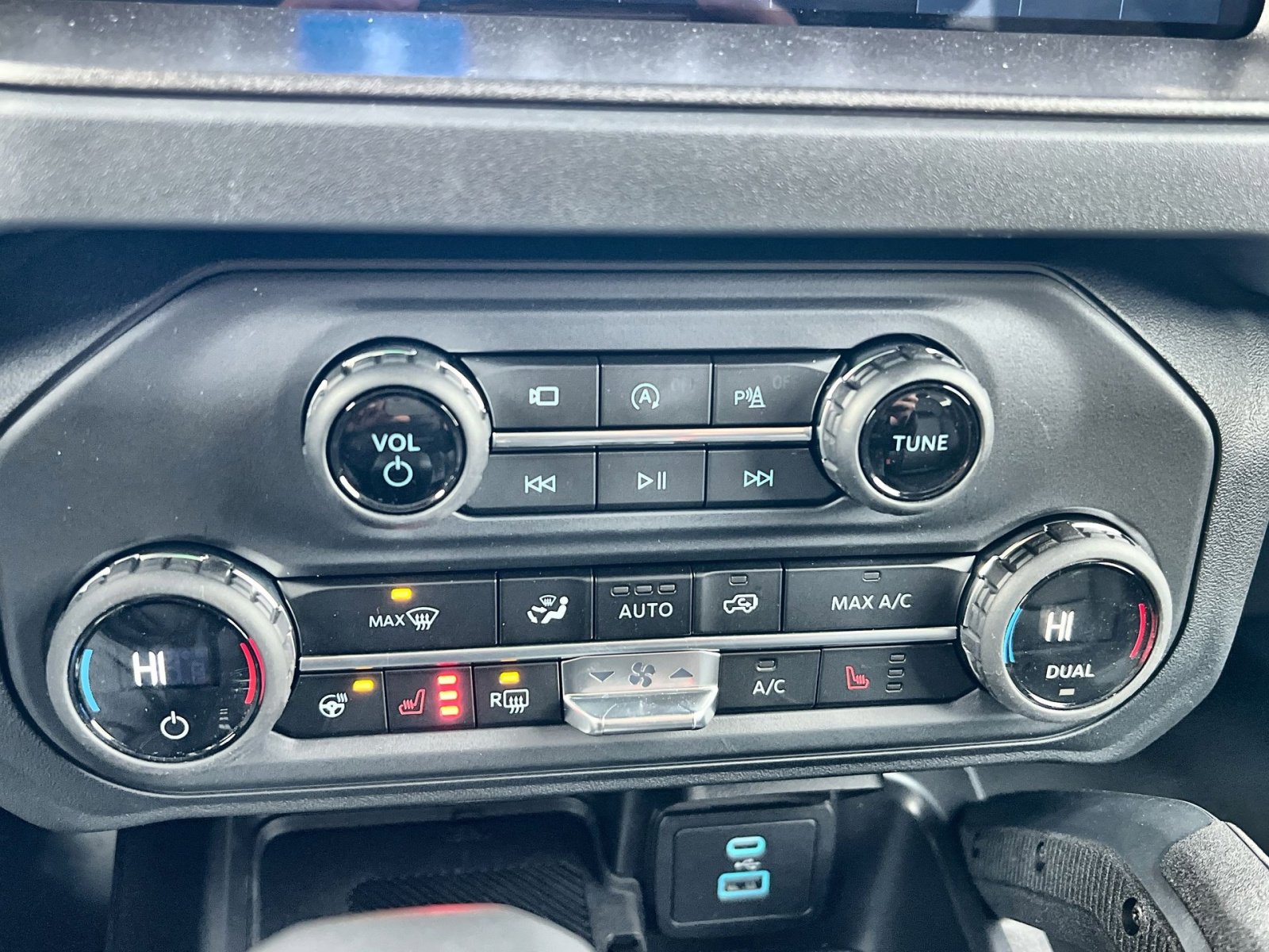 New 2025 Ford Bronco Badlands image 21