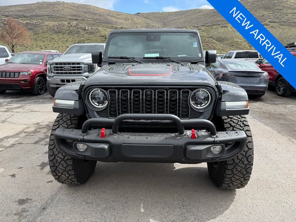 Used 2024 Jeep Gladiator Rubicon w/ Technology Group AWD/4WD image 2