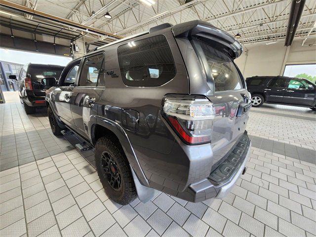Used 2018 Toyota 4Runner TRD Off-Road Premium AWD/4WD image 6