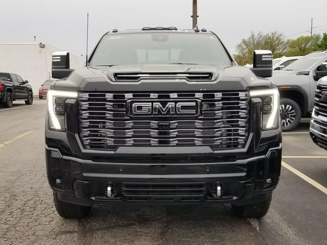 New 2026 GMC Sierra 3500 Denali Ultimate w/ LPO, Black Badging Package AWD/4WD image 2