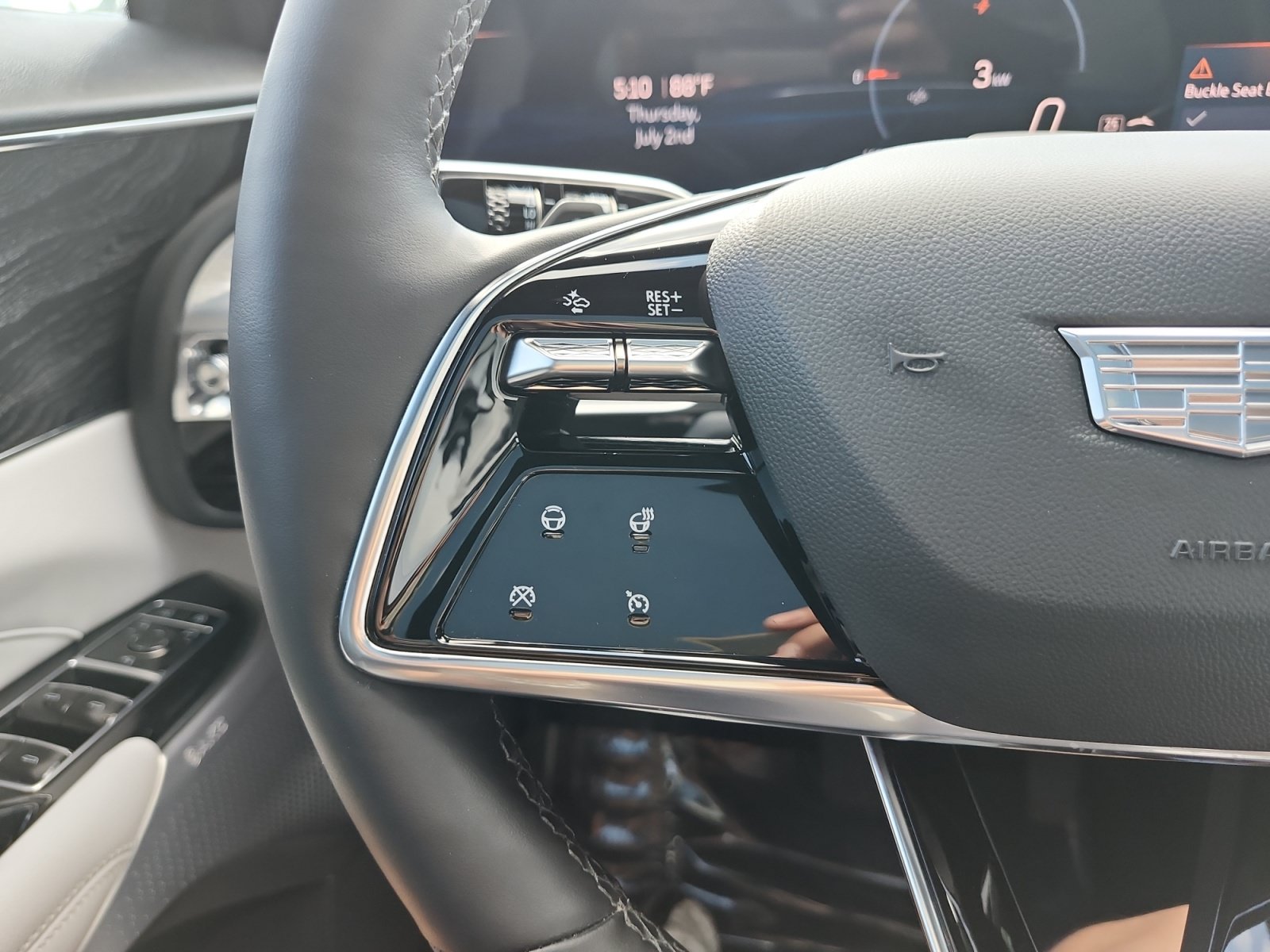 Used 2023 Cadillac Lyriq 2WD image 25