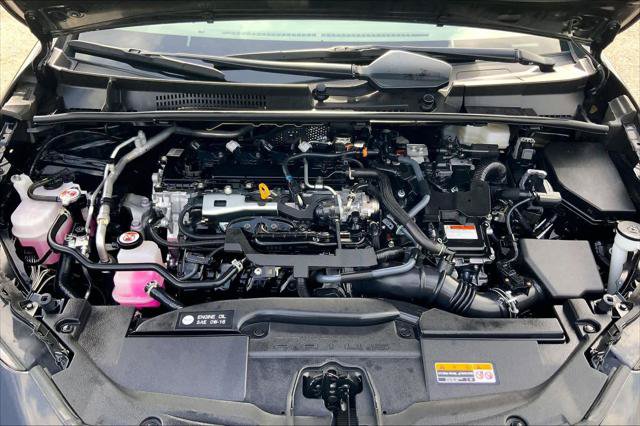 Certified 2025 Toyota Prius LE FWD image 31