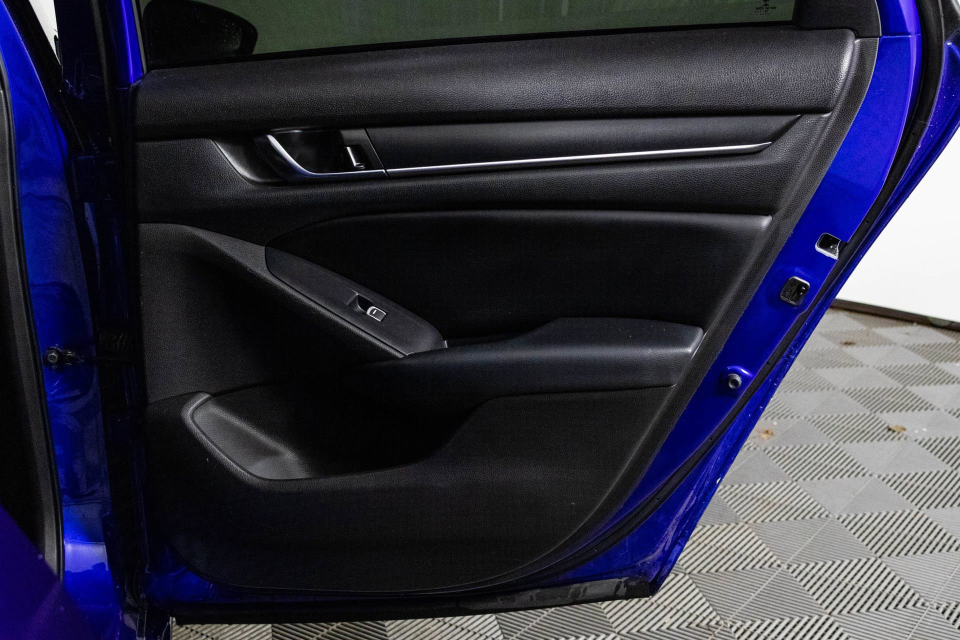 Used 2018 Honda Accord Sport image 35