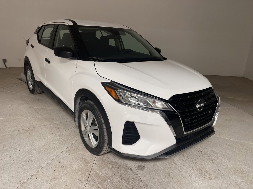 Used 2022 Nissan Kicks S image 4