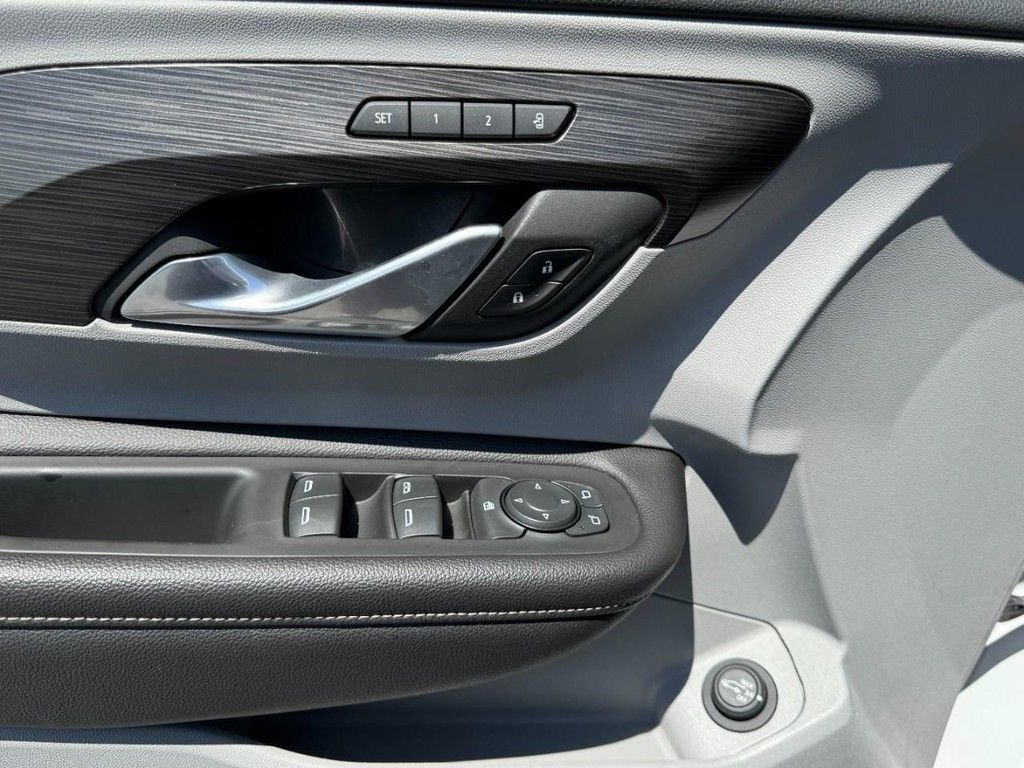 Used 2022 GMC Terrain SLT image 15